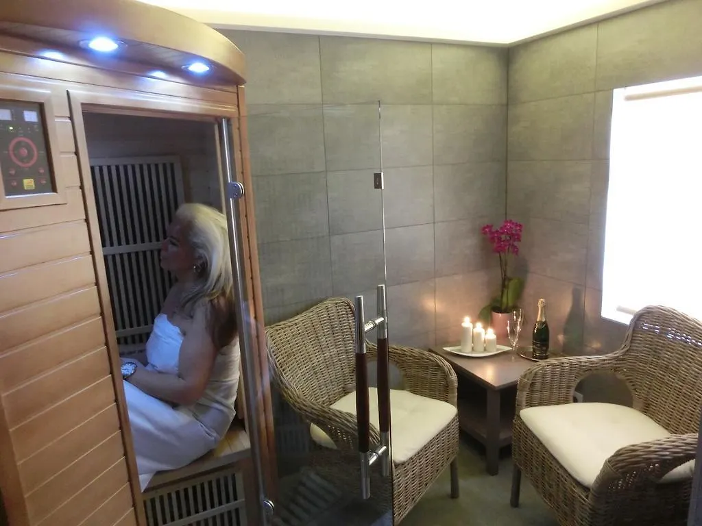 Hotel Dvur Stran & Wellness Karlowe Wary Czechy