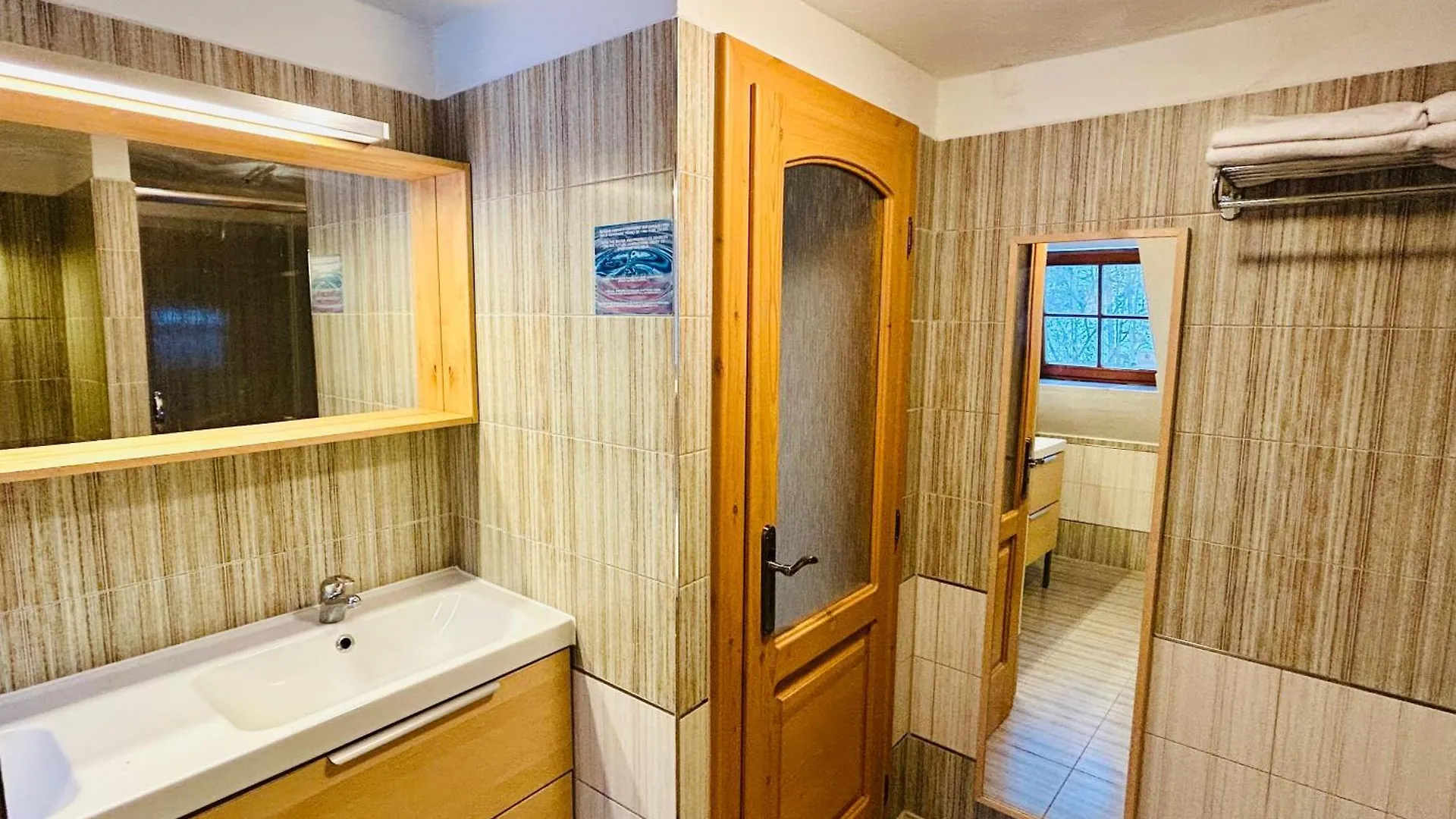 Hotel Dvur Stran & Wellness Karlowe Wary